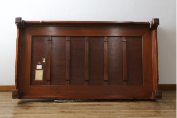 中古　大阪唐木指物　中澤唐木　紫檀(シタン)材　丸みを帯びたデザインの脚と帯板に施された彫刻が目を惹く座卓(ローテーブル、食卓、センターテーブル)(R-062760)