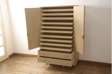 中古　国産　職人手作り　凛とした佇まいが魅力の桐箪笥(定価約150万円)(胴厚、四方丸、桐たんす、和タンス、衣装箪笥、収納箪笥、着物箪笥)(R-062762)