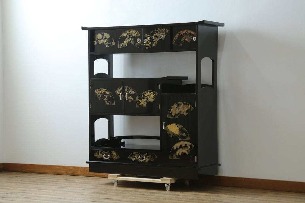 中古　美品　輪島塗り　こだわりの和の空間を演出する飾り棚　(R-062763)