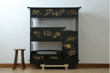 中古　美品　輪島塗り　こだわりの和の空間を演出する飾り棚　(R-062763)