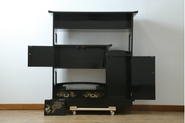 中古　美品　輪島塗り　こだわりの和の空間を演出する飾り棚　(R-062763)