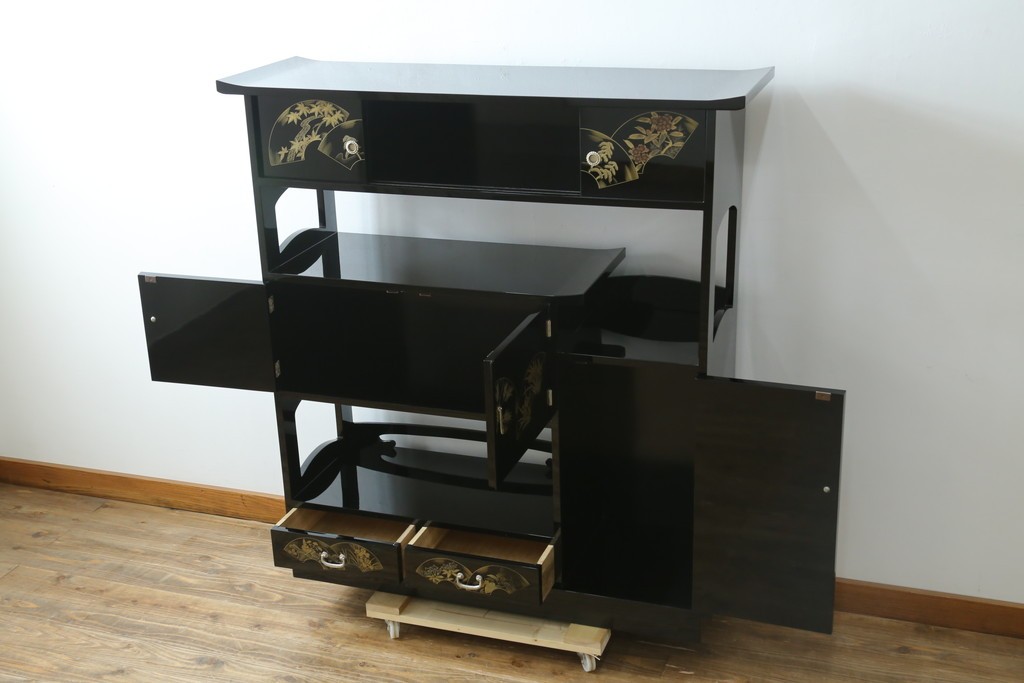 中古　美品　輪島塗り　こだわりの和の空間を演出する飾り棚　(R-062763)