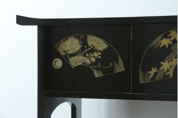 中古　美品　輪島塗り　こだわりの和の空間を演出する飾り棚　(R-062763)