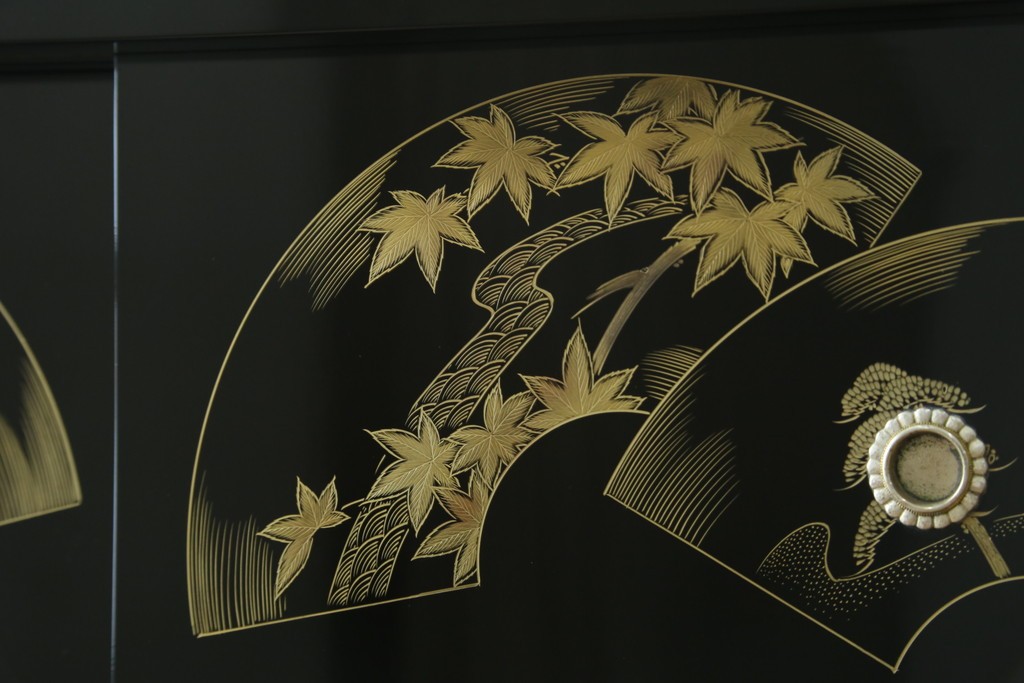 中古　美品　輪島塗り　こだわりの和の空間を演出する飾り棚　(R-062763)