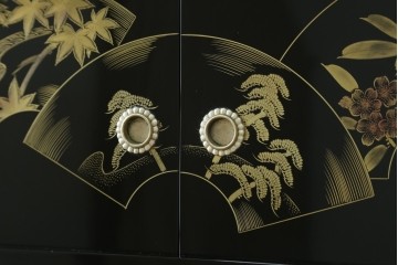 中古　美品　輪島塗り　こだわりの和の空間を演出する飾り棚　(R-062763)