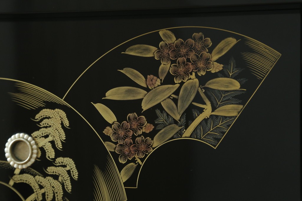 中古　美品　輪島塗り　こだわりの和の空間を演出する飾り棚　(R-062763)