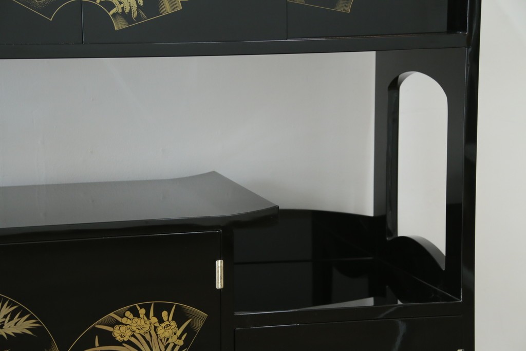 中古　美品　輪島塗り　こだわりの和の空間を演出する飾り棚　(R-062763)