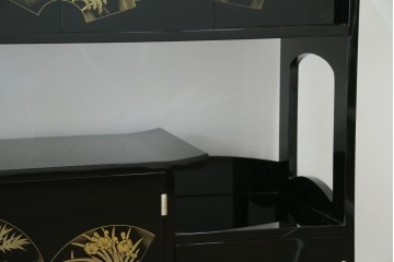 中古　美品　輪島塗り　こだわりの和の空間を演出する飾り棚　(R-062763)