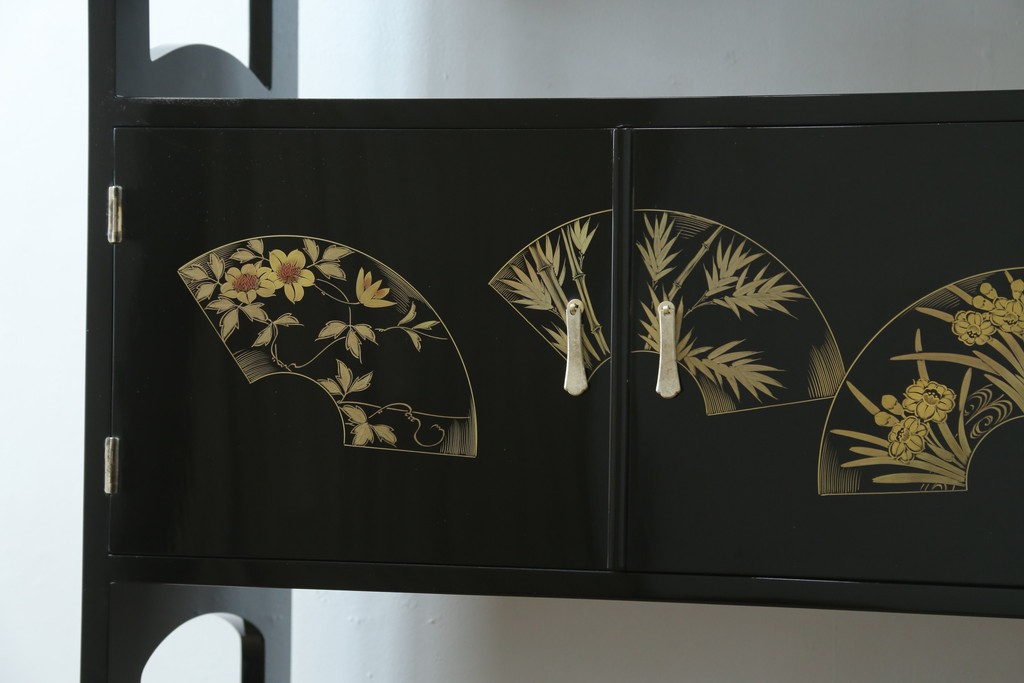 中古　美品　輪島塗り　こだわりの和の空間を演出する飾り棚　(R-062763)