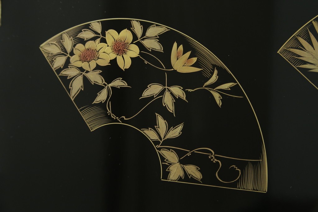 中古　美品　輪島塗り　こだわりの和の空間を演出する飾り棚　(R-062763)