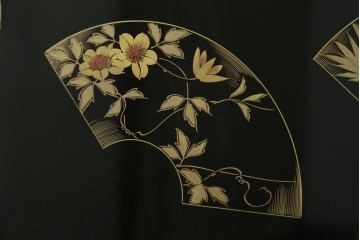 中古　美品　輪島塗り　こだわりの和の空間を演出する飾り棚　(R-062763)