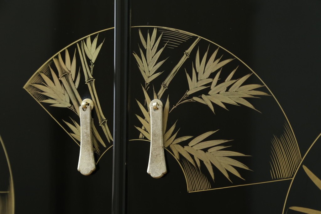 中古　美品　輪島塗り　こだわりの和の空間を演出する飾り棚　(R-062763)