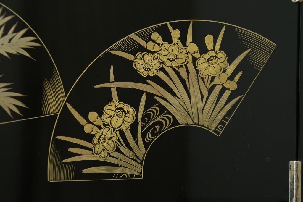 中古　美品　輪島塗り　こだわりの和の空間を演出する飾り棚　(R-062763)