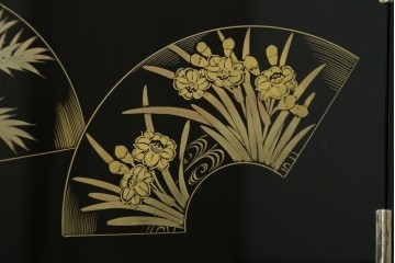 中古　美品　輪島塗り　こだわりの和の空間を演出する飾り棚　(R-062763)