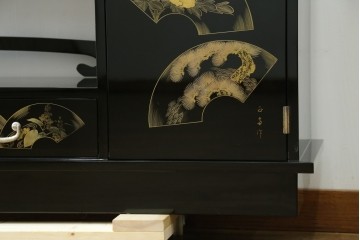 中古　美品　輪島塗り　こだわりの和の空間を演出する飾り棚　(R-062763)