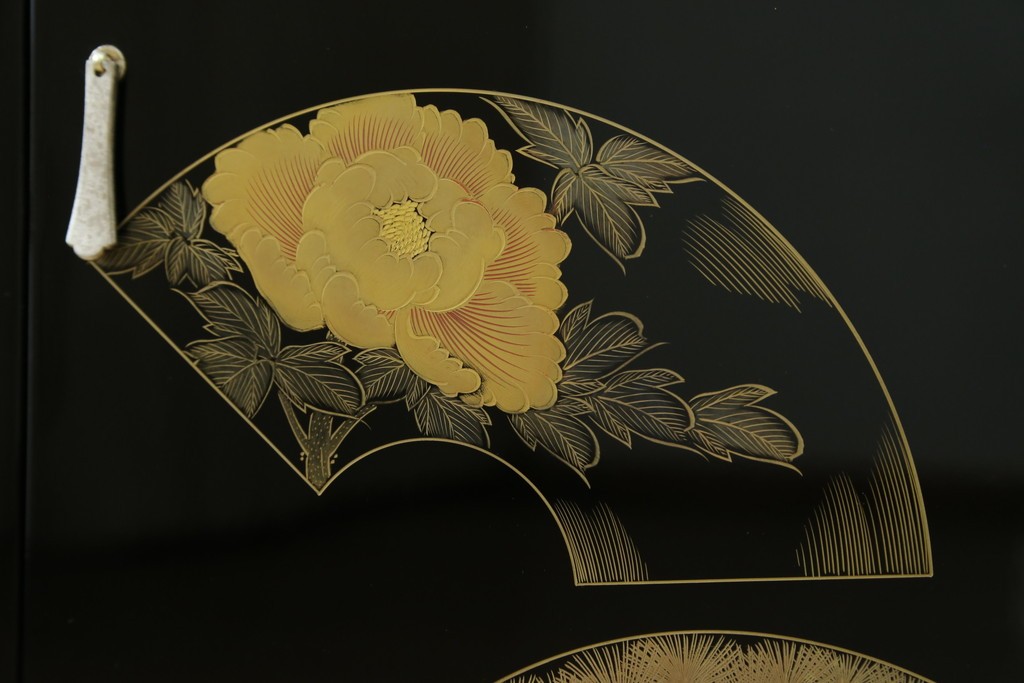 中古　美品　輪島塗り　こだわりの和の空間を演出する飾り棚　(R-062763)