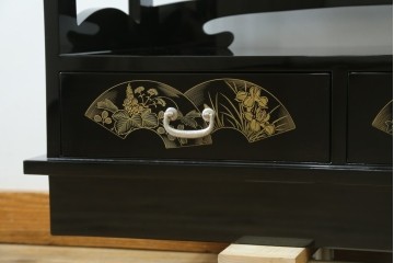 中古　美品　輪島塗り　こだわりの和の空間を演出する飾り棚　(R-062763)