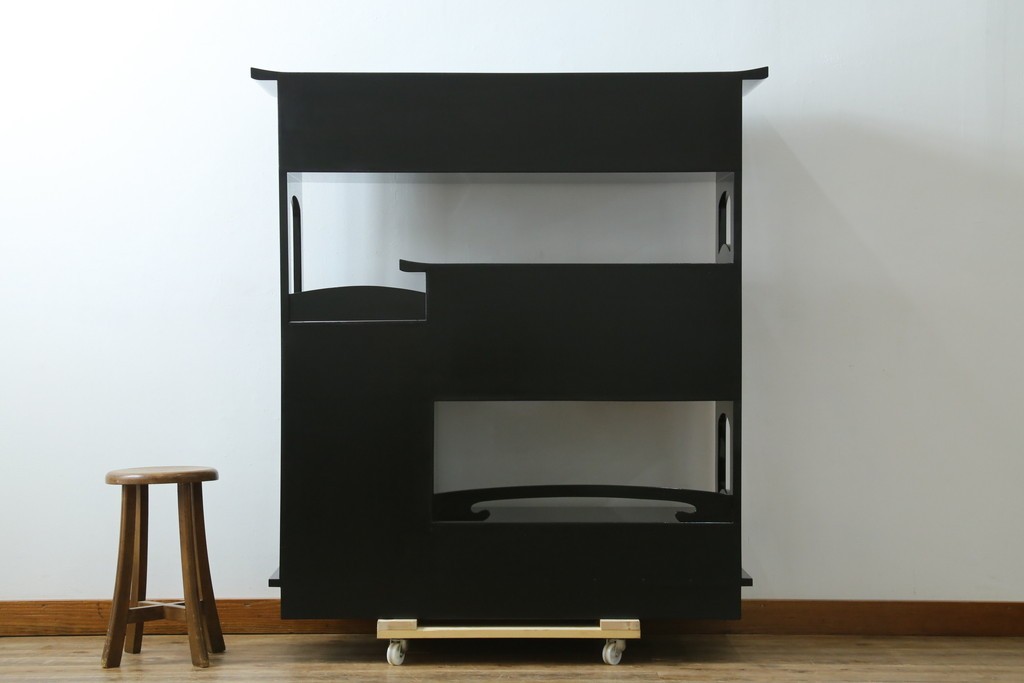 中古　美品　輪島塗り　こだわりの和の空間を演出する飾り棚　(R-062763)