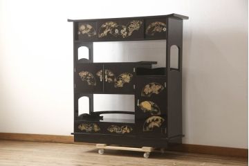 中古　美品　輪島塗り　こだわりの和の空間を演出する飾り棚(茶棚、違い棚、収納棚、戸棚)(R-062763)