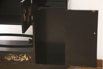 中古　美品　輪島塗り　こだわりの和の空間を演出する飾り棚(茶棚、違い棚、収納棚、戸棚)(R-062763)