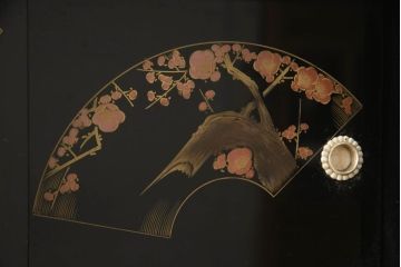中古　美品　輪島塗り　こだわりの和の空間を演出する飾り棚(茶棚、違い棚、収納棚、戸棚)(R-062763)