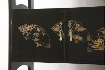 中古　美品　輪島塗り　こだわりの和の空間を演出する飾り棚(茶棚、違い棚、収納棚、戸棚)(R-062763)