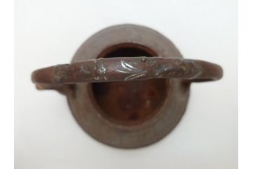 釜師　宮崎寒雉(彦九郎)　江戸中期　金銀象嵌　草花昆虫文　鉄瓶(鐵瓶、茶道具、共箱付き)(R-062770)
