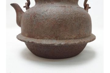 釜師　宮崎寒雉(彦九郎)　江戸中期　金銀象嵌　草花昆虫文　鉄瓶(鐵瓶、茶道具、共箱付き)(R-062770)