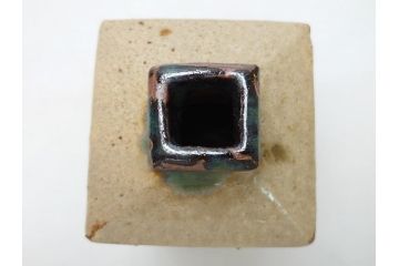 人間国宝　金城次郎　壺屋焼　魚文　花瓶　角瓶(沖縄、琉球陶器、金城一門、魚紋、民芸陶器、花入れ、花器、フラワーベース)(R-062771)