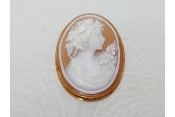 イタリア　GIOVANNI APA(ジョバンニ アパ)　カメオ　珊瑚　K18　750フレーム　刻印有　2way　ブローチ兼ネックレス(箱付き、サンゴ、貝、shell)(R-062772)