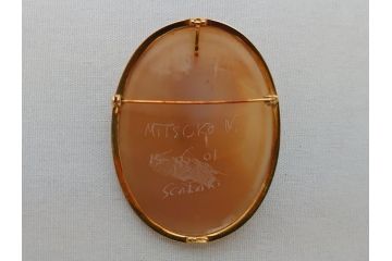 イタリア　GIOVANNI APA(ジョバンニ アパ)　カメオ　珊瑚　K18　750フレーム　刻印有　2way　ブローチ兼ネックレス(箱付き、サンゴ、貝、shell)(R-062772)