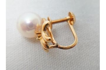 田崎真珠　K18(18金)　ダイヤモンド0.02ct　保証書付き　イヤリング(タサキ、TASAKI、パール、ゴールド、金、箱付き)(R-062773)