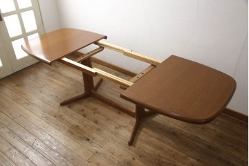 デンマークビンテージ　GUDME(グドメ)　Niels.O.Moller(ニールス・O・モラー)デザイン　チーク材　北欧テイストのお部屋づくりにおすすめなオーバルダイニングテーブル(エクステンションテーブル、6人掛け、4人掛け、ヴィンテージ)(R-062786)