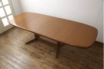デンマークビンテージ　GUDME(グドメ)　Niels.O.Moller(ニールス・O・モラー)デザイン　チーク材　北欧テイストのお部屋づくりにおすすめなオーバルダイニングテーブル(エクステンションテーブル、6人掛け、4人掛け、ヴィンテージ)(R-062786)