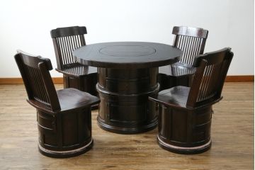 中古　美品　広島県　博永家具　漆塗り　便利な収納付き!!シックな色合いと和モダンデザインが魅力的な囲炉裏テーブルセット(ダイニングテーブル、ラウンドテーブル、4人掛け、4P、ダイニングチェア、板座チェア、椅子、イス、いす、食卓、木製火鉢)(定価約130万円)(R-062789)