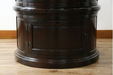 中古　美品　広島県　博永家具　漆塗り　便利な収納付き!!シックな色合いと和モダンデザインが魅力的な囲炉裏テーブルセット(ダイニングテーブル、ラウンドテーブル、4人掛け、4P、ダイニングチェア、板座チェア、椅子、イス、いす、食卓、木製火鉢)(定価約130万円)(R-062789)