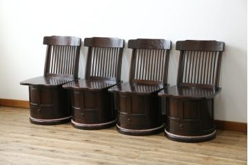 中古　美品　広島県　博永家具　漆塗り　便利な収納付き!!シックな色合いと和モダンデザインが魅力的な囲炉裏テーブルセット(ダイニングテーブル、ラウンドテーブル、4人掛け、4P、ダイニングチェア、板座チェア、椅子、イス、いす、食卓、木製火鉢)(定価約130万円)(R-062789)