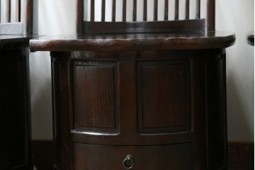 中古　美品　広島県　博永家具　漆塗り　便利な収納付き!!シックな色合いと和モダンデザインが魅力的な囲炉裏テーブルセット(ダイニングテーブル、ラウンドテーブル、4人掛け、4P、ダイニングチェア、板座チェア、椅子、イス、いす、食卓、木製火鉢)(定価約130万円)(R-062789)