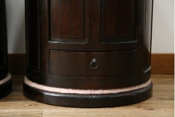 中古　美品　広島県　博永家具　漆塗り　便利な収納付き!!シックな色合いと和モダンデザインが魅力的な囲炉裏テーブルセット(ダイニングテーブル、ラウンドテーブル、4人掛け、4P、ダイニングチェア、板座チェア、椅子、イス、いす、食卓、木製火鉢)(定価約130万円)(R-062789)