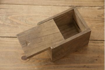 和製アンティーク　前面・内部桐材　透かしの入った金具が緻密で美しい佐渡八幡箪笥サイドボード(佐渡箪笥、和たんす、収納箪笥、時代箪笥、衣装タンス、引き出し)(R-062793)