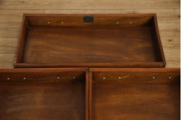 中古　マホガニー材　アンティーク調で華奢なデザインが目を惹く両袖デスク(ニーホールデスク、ワークデスク、在宅用、在宅ワーク、机)(R-062794)