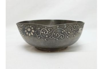 継山造　本錫　内螺鈿　蒔絵　桐唐草文　松に鶴　菓子鉢(六角、菓子器、深鉢、草花文)(R-062819)