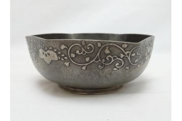 継山造　本錫　内螺鈿　蒔絵　桐唐草文　松に鶴　菓子鉢(六角、菓子器、深鉢、草花文)(R-062819)