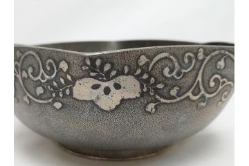 継山造　本錫　内螺鈿　蒔絵　桐唐草文　松に鶴　菓子鉢(六角、菓子器、深鉢、草花文)(R-062819)