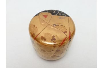 山中漆器　伝統工芸士　蒔絵師　吉田華正(利昭)　誰ヶ袖　秋柄　蒔絵　大棗(共箱付き、鹿の子梨子地、誰が袖、草花、菊、螺鈿)(R-062824)