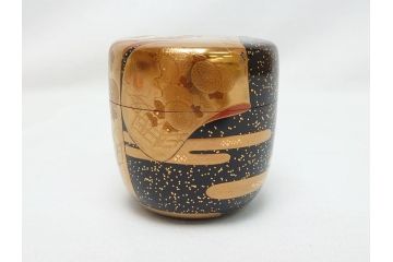山中漆器　伝統工芸士　蒔絵師　吉田華正(利昭)　誰ヶ袖　秋柄　蒔絵　大棗(共箱付き、鹿の子梨子地、誰が袖、草花、菊、螺鈿)(R-062824)