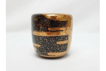 山中漆器　伝統工芸士　蒔絵師　吉田華正(利昭)　誰ヶ袖　秋柄　蒔絵　大棗(共箱付き、鹿の子梨子地、誰が袖、草花、菊、螺鈿)(R-062824)