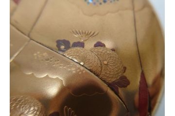 山中漆器　伝統工芸士　蒔絵師　吉田華正(利昭)　誰ヶ袖　秋柄　蒔絵　大棗(共箱付き、鹿の子梨子地、誰が袖、草花、菊、螺鈿)(R-062824)