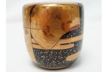 山中漆器　伝統工芸士　蒔絵師　吉田華正(利昭)　誰ヶ袖　秋柄　蒔絵　大棗(共箱付き、鹿の子梨子地、誰が袖、草花、菊、螺鈿)(R-062824)