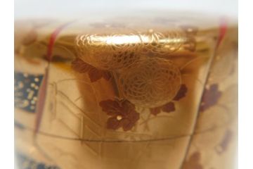 山中漆器　伝統工芸士　蒔絵師　吉田華正(利昭)　誰ヶ袖　秋柄　蒔絵　大棗(共箱付き、鹿の子梨子地、誰が袖、草花、菊、螺鈿)(R-062824)